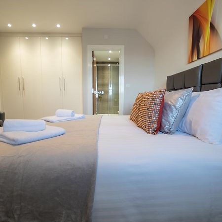 Helios Court Penthouse Serviced Apartment By Ferndale Maidenhead Esterno foto