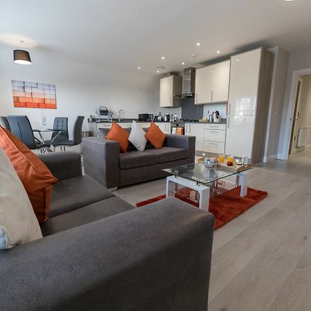 Helios Court Penthouse Serviced Apartment By Ferndale Maidenhead Esterno foto