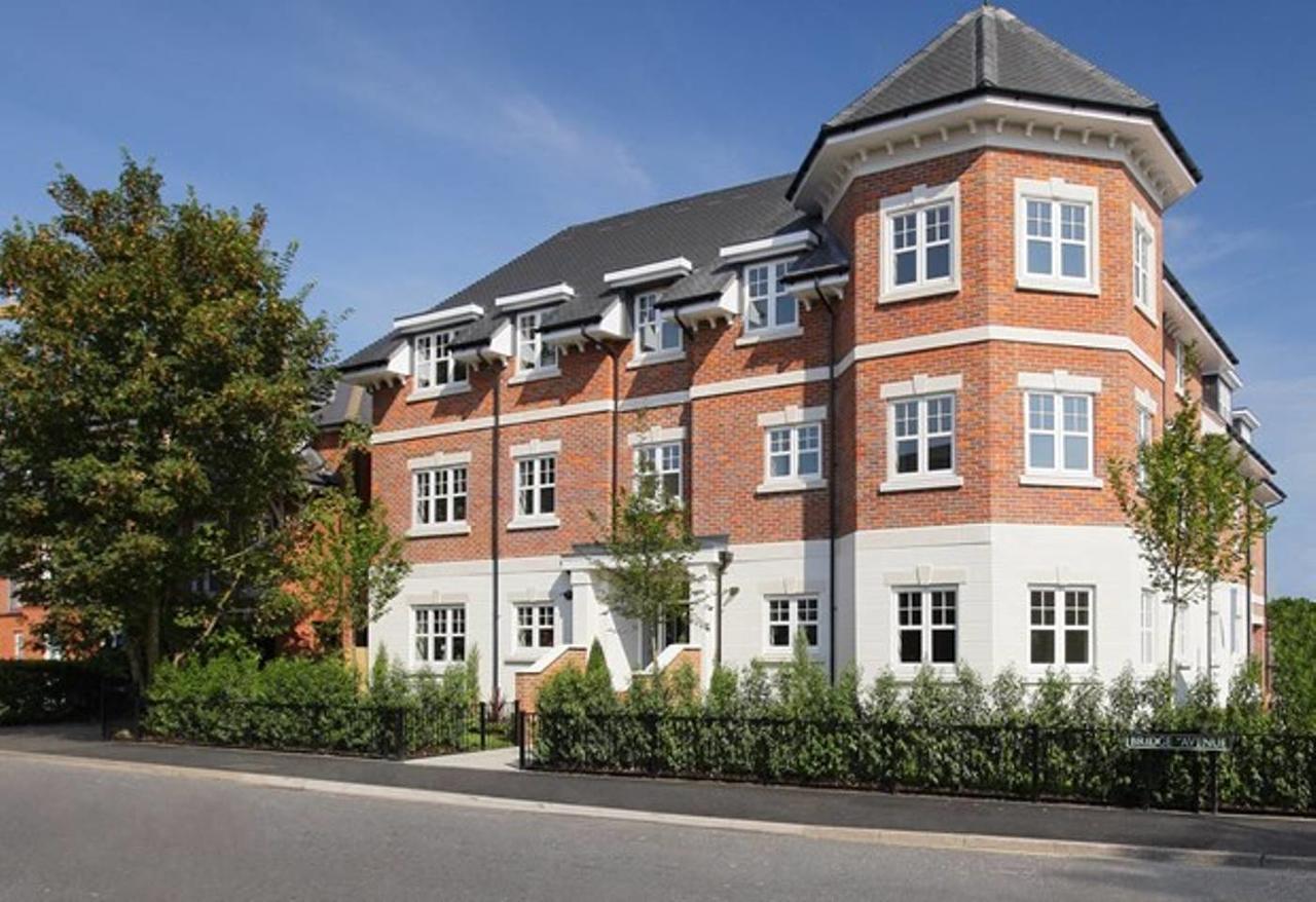Helios Court Penthouse Serviced Apartment By Ferndale Maidenhead Esterno foto