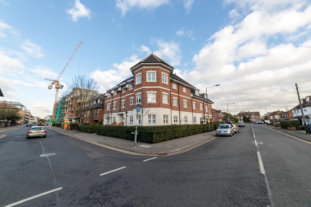 Helios Court Penthouse Serviced Apartment By Ferndale Maidenhead Esterno foto