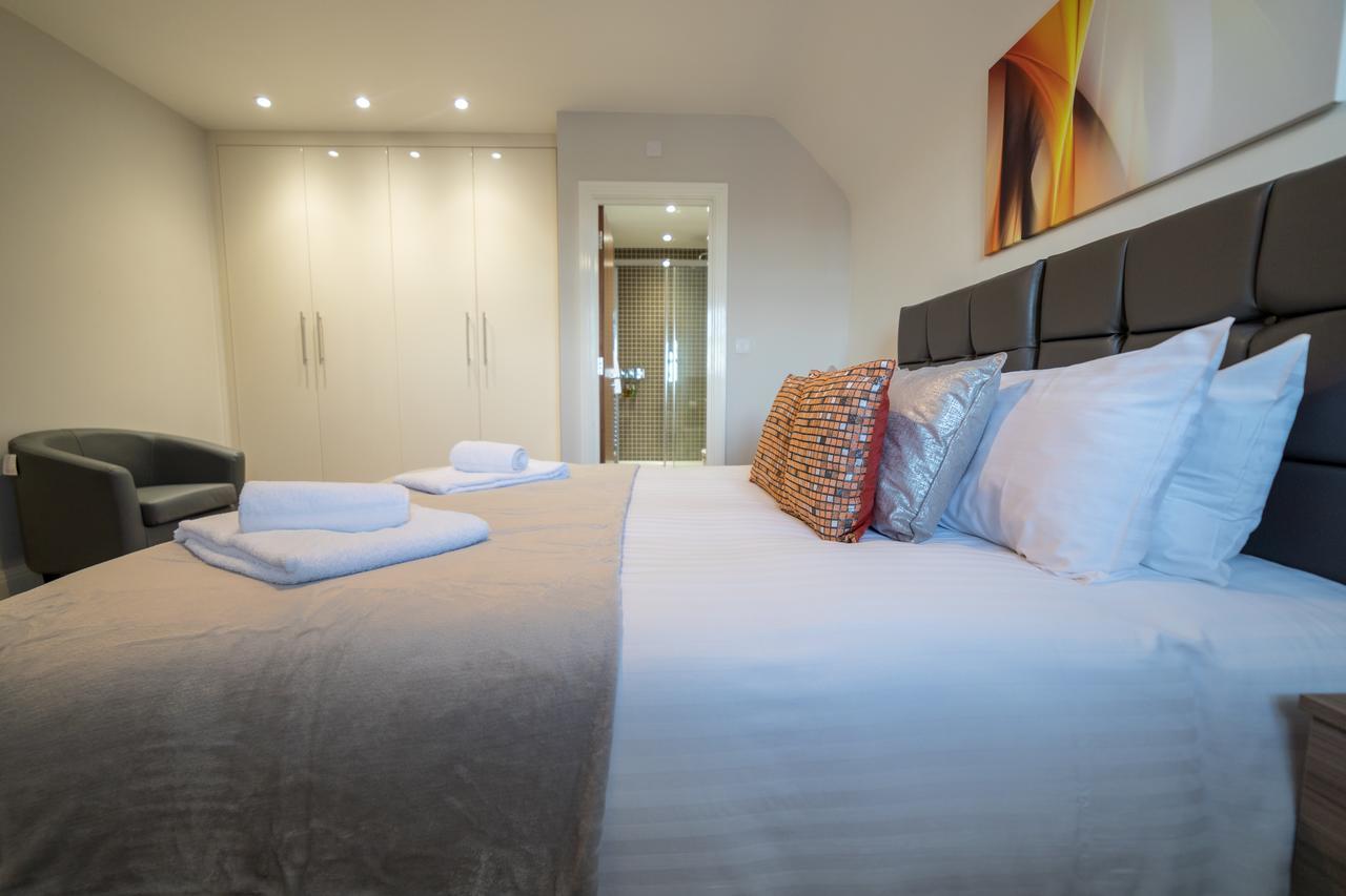 Helios Court Penthouse Serviced Apartment By Ferndale Maidenhead Esterno foto