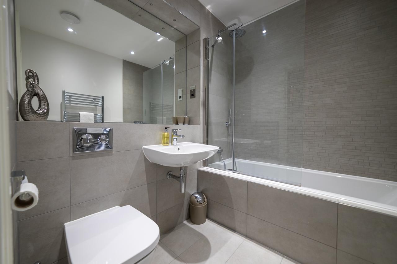Helios Court Penthouse Serviced Apartment By Ferndale Maidenhead Esterno foto