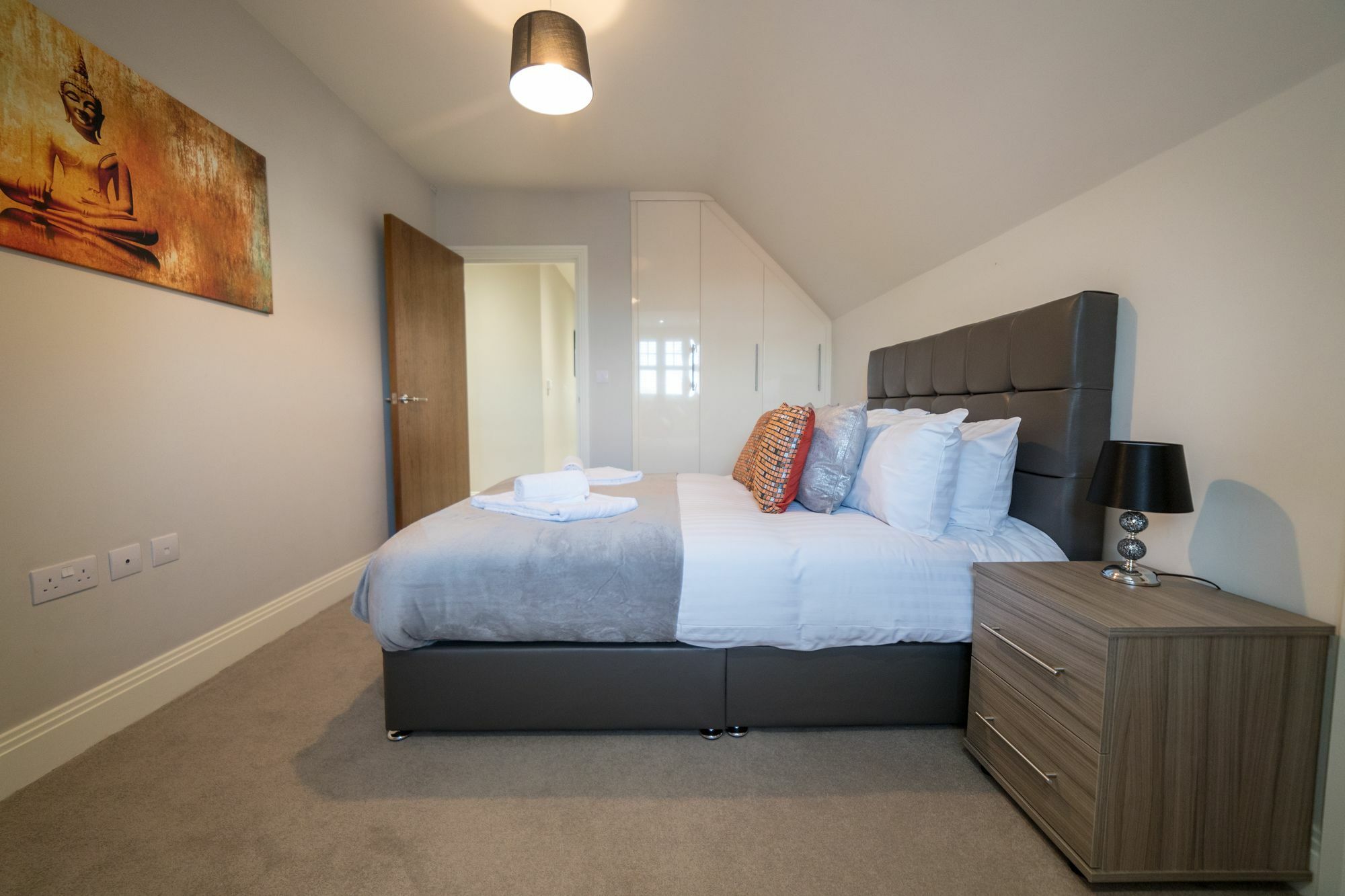 Helios Court Penthouse Serviced Apartment By Ferndale Maidenhead Esterno foto