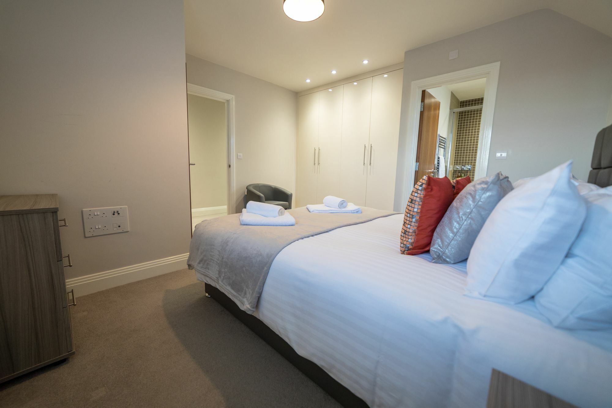 Helios Court Penthouse Serviced Apartment By Ferndale Maidenhead Esterno foto