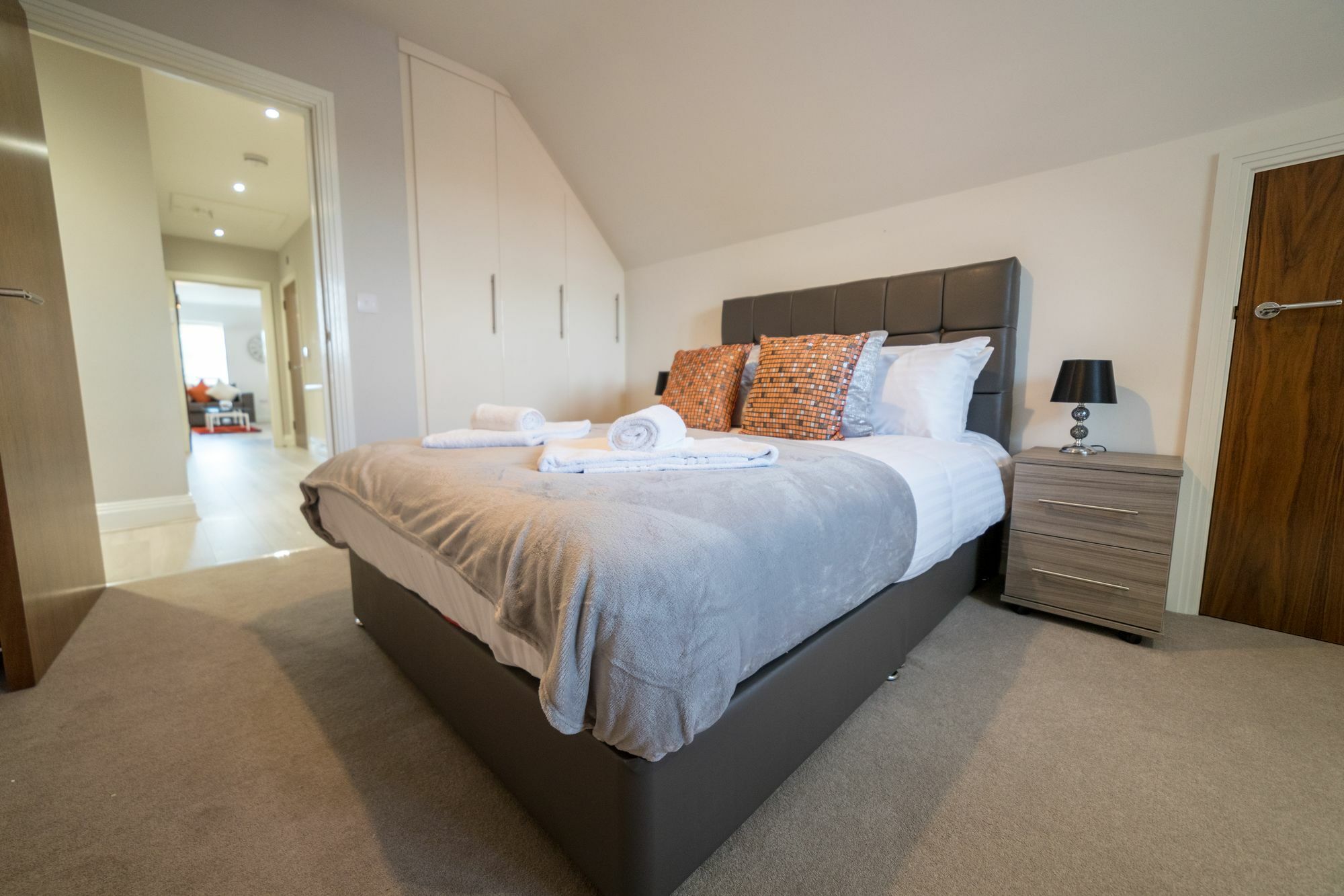 Helios Court Penthouse Serviced Apartment By Ferndale Maidenhead Esterno foto