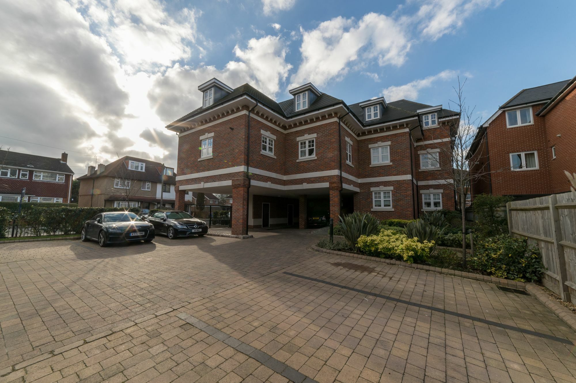 Helios Court Penthouse Serviced Apartment By Ferndale Maidenhead Esterno foto
